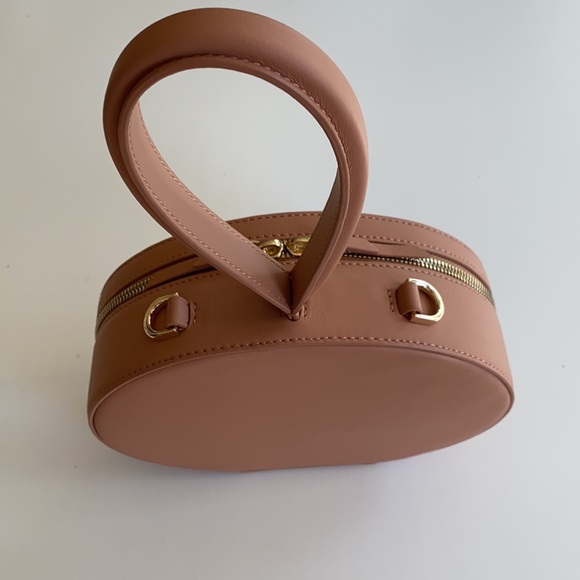 CAFUNÉ Caramel Leather Egg Bag - Picture 5 of 16